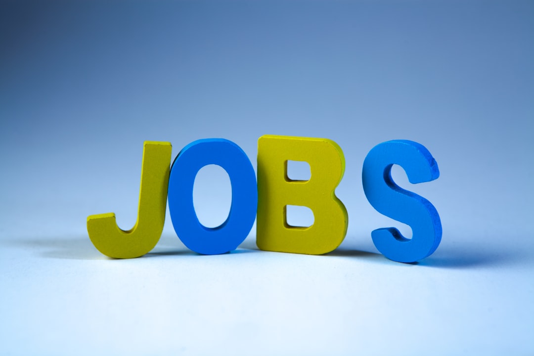 Following Up After Job Applications: The Right Way to Stay on Hiring Managers' Radar